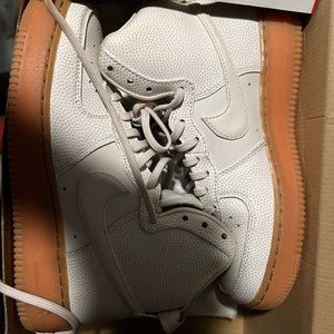 Women’s High top Airforce 1’s